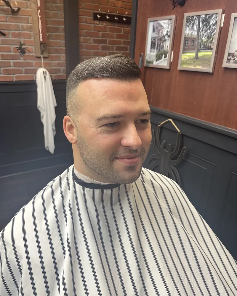Men's classic short cut